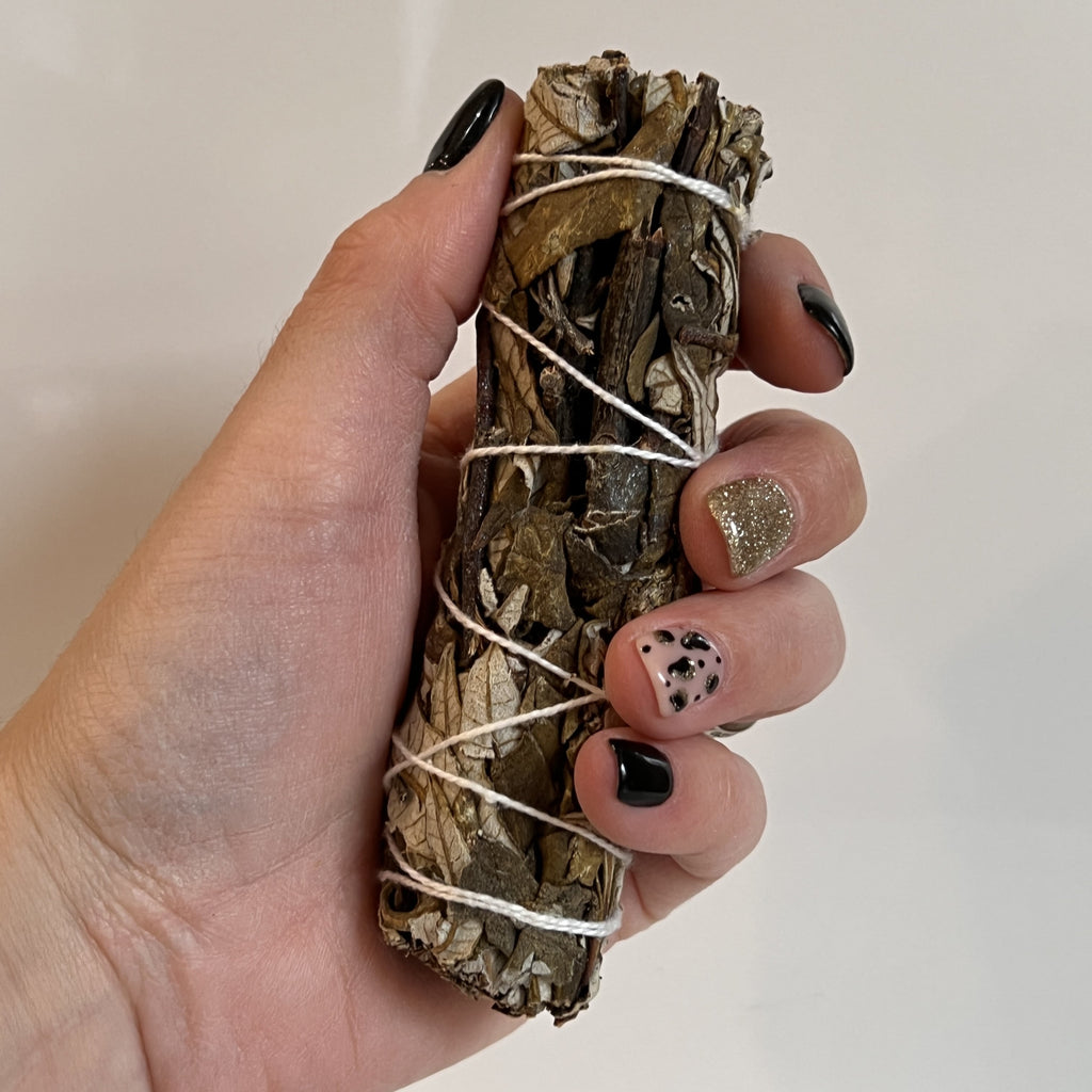 Sauge noire et Yerba santa purification à brûler- bâtonnet – Rouleau de  Jade by Lulimylia